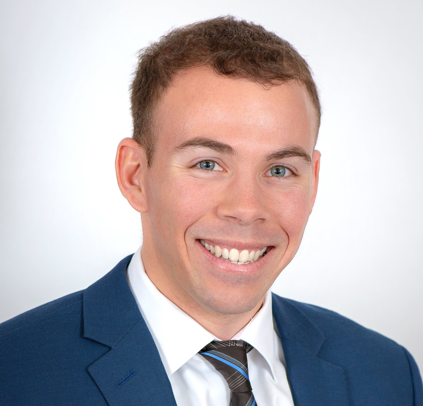 Headshot of Mason Snyder